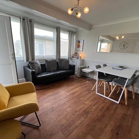 Beachcomber, Sunbeach, Scratby - Two Bed Chalet, Sleeps 4, Free Wi-Fi, Free Club Passes, Free Swimming And Pet Friendly Eksteriør bilde