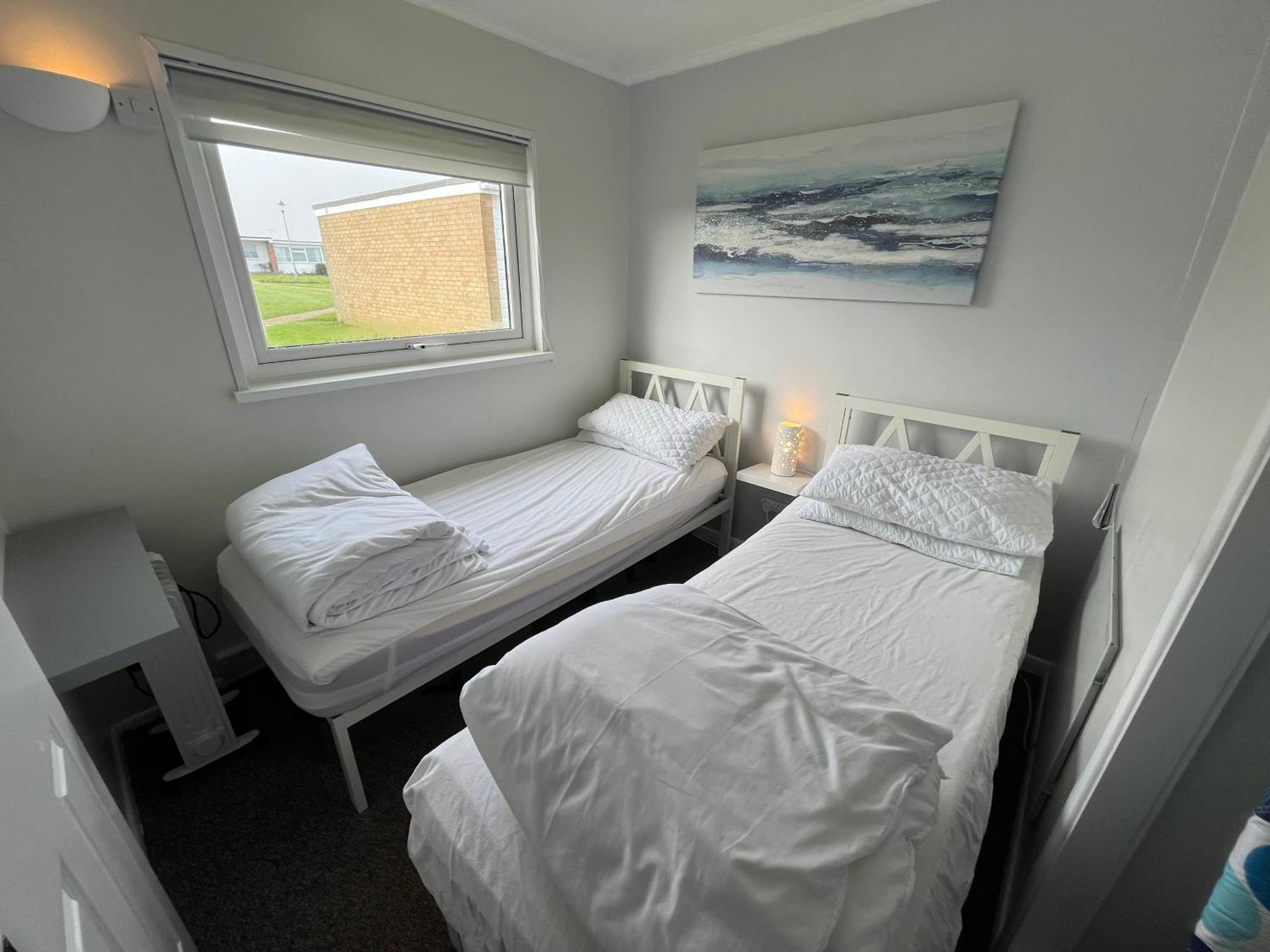 Beachcomber, Sunbeach, Scratby - Two Bed Chalet, Sleeps 4, Free Wi-Fi, Free Club Passes, Free Swimming And Pet Friendly Eksteriør bilde